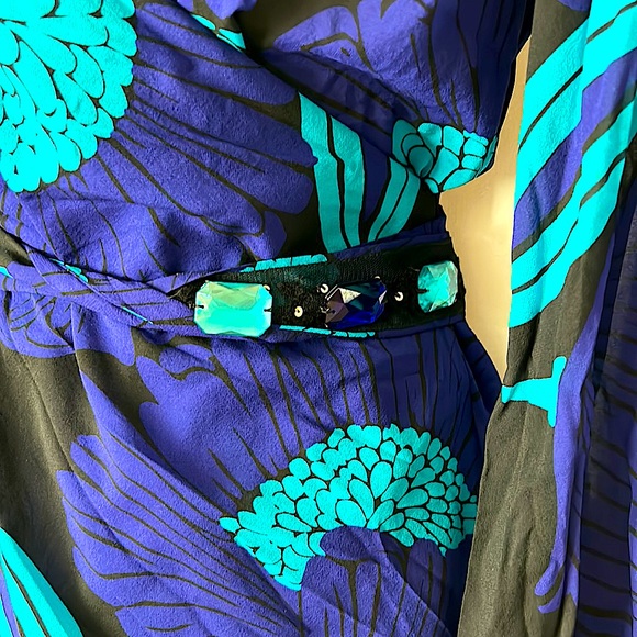 Trina Turk Beautiful Silk Wrap Front Tie Purple/Turquoise Blouse Top Size S 🔥🔥 - Picture 3 of 5
